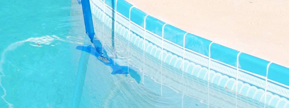 www.cudelloutdoor.pt Como comprar B Consulte Página 3 MATERIAL DE LIMPEZA CONJUNTOS DE LIMPEZA Ideal para: manutenção e limpeza de piscinas.