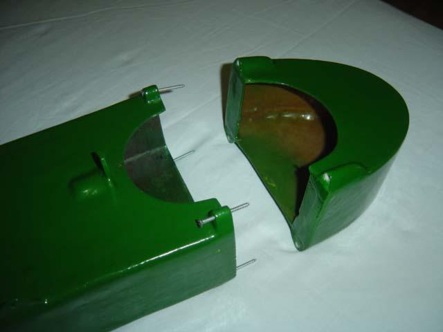 Bucha da Peça 2 Peça 2 Trecho da Peça 1 Parafuso 7,60 cm Figura B.23 - Peças 1 e 2 do Modelo Reduzido da Plataforma P23. 3.