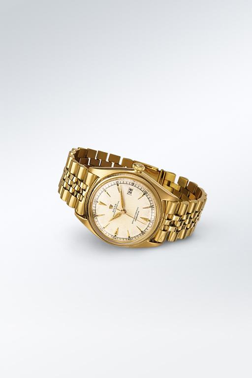 Universo do Pearlmaster 39 O PRIMEIRO DATEJUST Lançado em 1945, o Datejust foi o primeiro relógio de pulso a exibir a data através de uma abertura no mostrador.