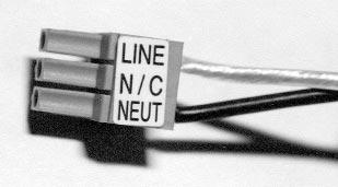 2. As ligações eléctricas devem ser realizadas em conformidade com as secções Ligação da tensão de rede, Ligação do código de sinal bifásico, Ligação do cabo de sinalização RS-232 / RS-485, Ligação