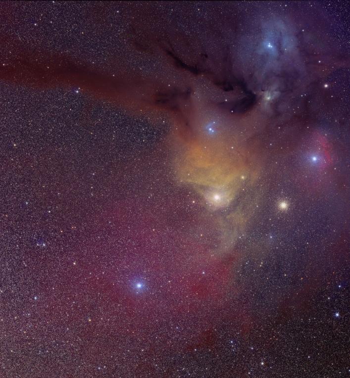 Nebulosa de Poeira A maior parte do espaço, mais que 99% deste, são simplesmente regiões sem estrelas, regiões escuras.
