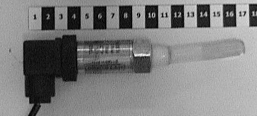METODOLOGIA EXPERIMENTAL 81 pressão. Já no sistema 2 (1/2 BSP - Figura 4.9 b), o tubo plástico rígido conectou-se diretamente ao orifício do transmissor.