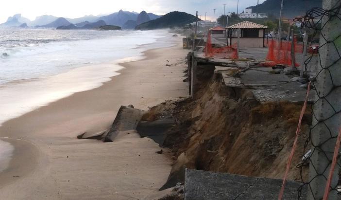 B MATERIAIS E MÉTODOS Inicialmente foram definidos três pontos de monitoramento (Piratininga Leste, Piratininga Centro e Piratininga Oeste) ao longo do arco praial.