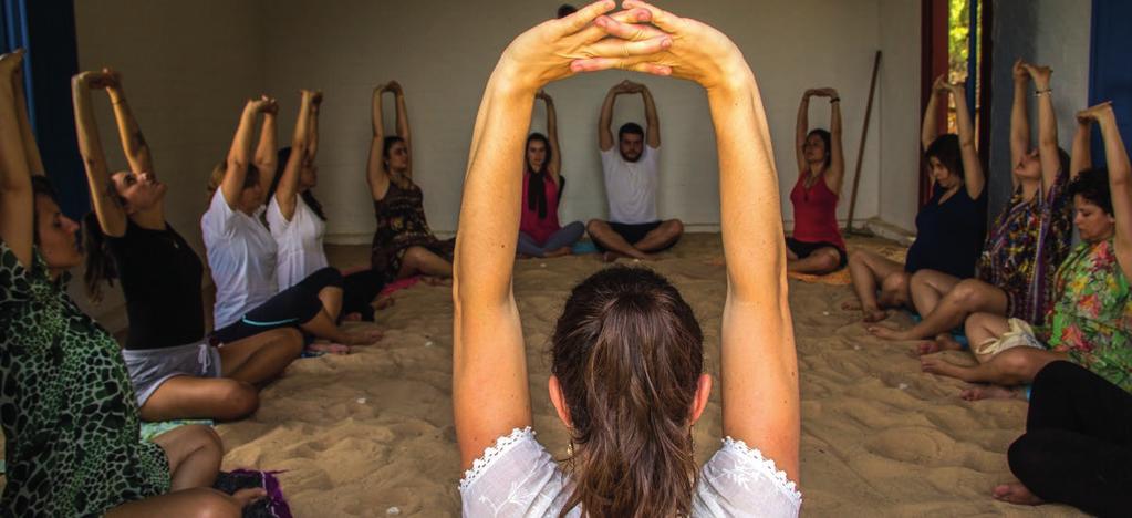 Mini-Workshop Entendendo a prática de Vinyasa Flow Yoga Chá, bolachas e frutas