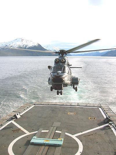EH-101 Eurocopter Cougar da Marinha Chilena Foto: Agusta Westland Foto: Armada do Chile A alternativa mais em conta que a MB tem hoje, seria a revitalização dos SH-3 para utilizá-los por mais alguns