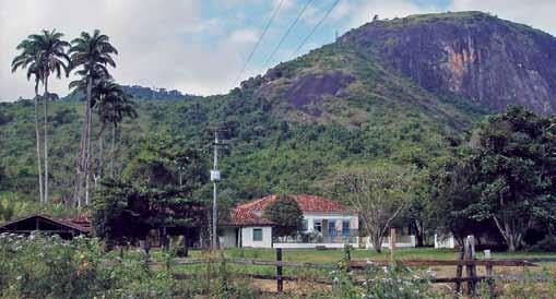 situação e ambiência Na altura do Km 142 da Rodovia Lúcio Meira (BR-393), na localidade de Anta (2º Distrito de Sapucaia/RJ), se tem acesso ao leito de terra