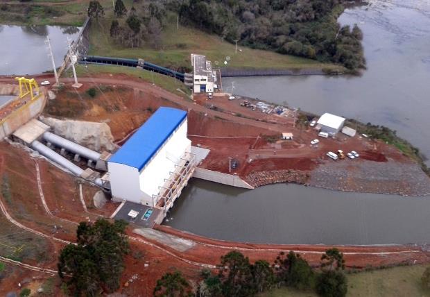 4. PROJETOS SETOR DE ENERGIA ELÉTRICA Usina Hidrelétrica de São Simão/ MG Potência: 1.