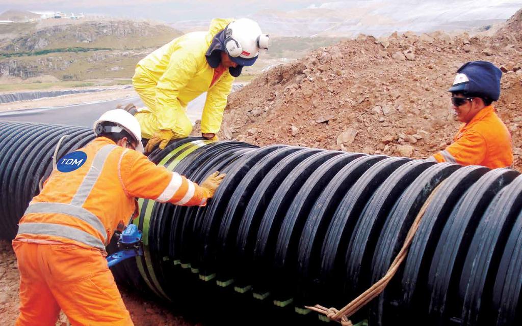 Condução de fluidos e drenagem Condução de fluidos com pressão (FGRP) Condução de fluidos por gravidade (HDPE) Condução de