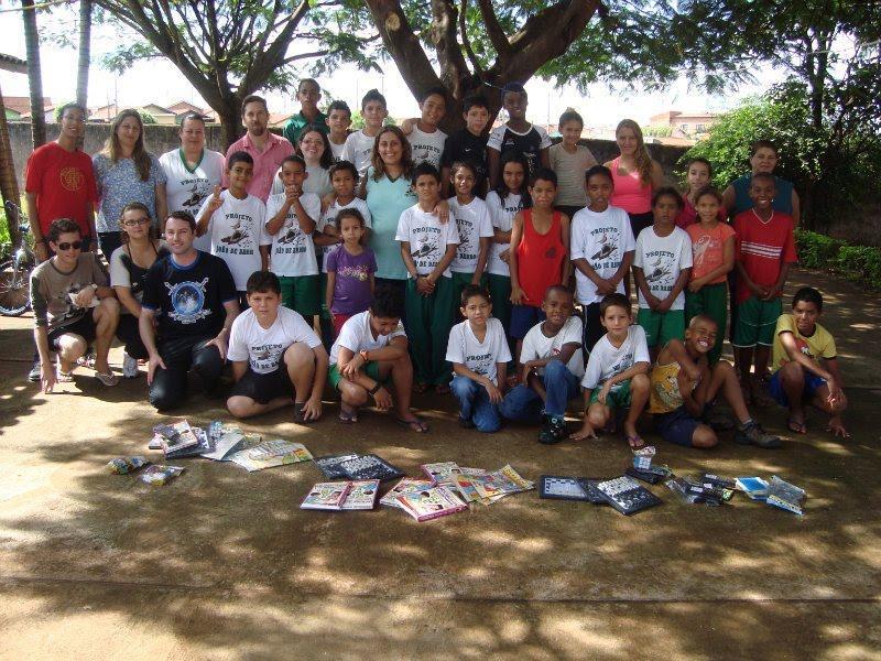 ENTREGA DE BRINQUEDO PARA PROJETO JOÃO DE BARRO O RCT de Santa Cruz das Palmeiras