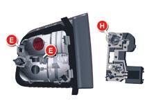 F Desligue o conector G. F Desencaixe o porta-lâmpadas H. F Substitua a lâmpada que apresenta o problema de funcionamento.