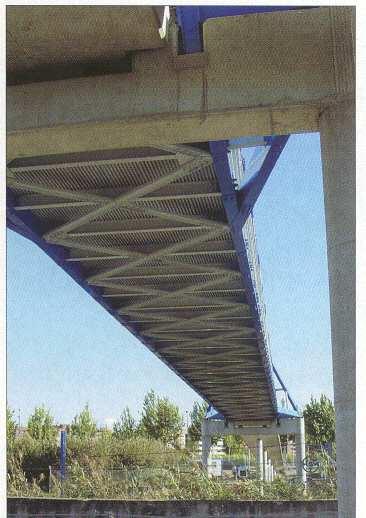 interferência magnética com a linha eléctrica Alçado - Ponte em arco, 38 m de vão, 6,2 m de