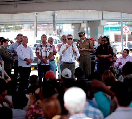 Diário Ano XXIII - N 228 Prefeitura do JABOATÃO DOS GUARARAPES PODER EXECUTIVO Oficial Jaboatão dos Guararapes, Sábado 30 de Novembro de 2013 Prefeitura do Jaboatão entrega Binário de Prazeres Novo