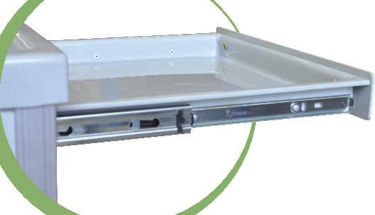 Mesa lateral retrátil em polímero ABS com tratamento antibacteriano, suporte para equipamentos, entre outros.