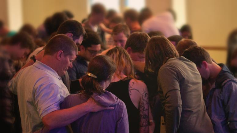 A oração corporativa pressupõe toda a igreja orando em todo tempo pelos mesmos motivos e para os mesmos