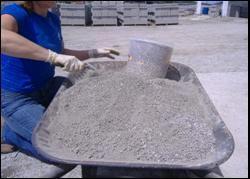 convencionais, substituindo parte do cimento e da areia média.