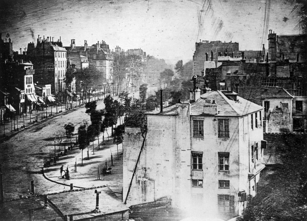 Primeiras fotografias: Primeiro registro de fotografia tirada de pessoas (1838) Fotografia tirada por