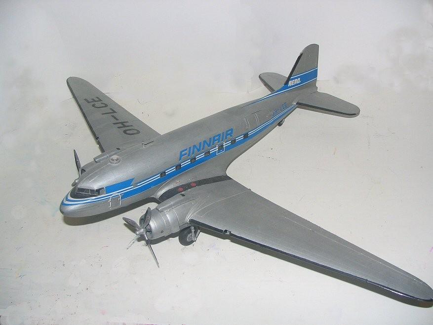 Exemplos: maquetes, aeromodelos, Fontes: https://upload.wikimedia.