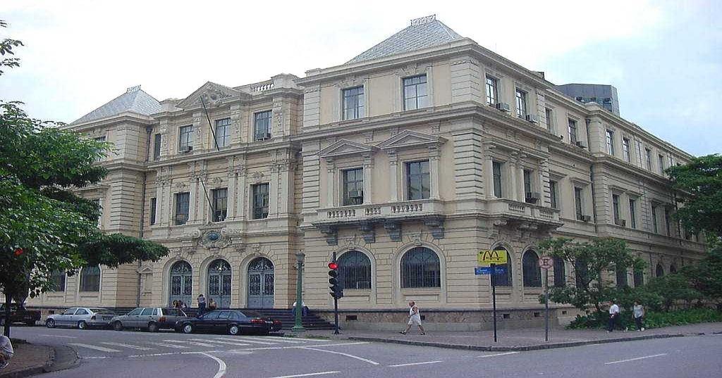 Edifício da Secretaria de Estado da Fazenda O projeto é de autoria do Engenheiro e Arquiteto José de Magalhães, teve oportunidade de exercer toda influência do ecletismo francês.