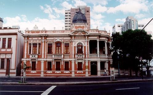 Palacete Dantas Projeto de Luiz Olivieri. A edificação conservou seu estilo original durante muitos anos.