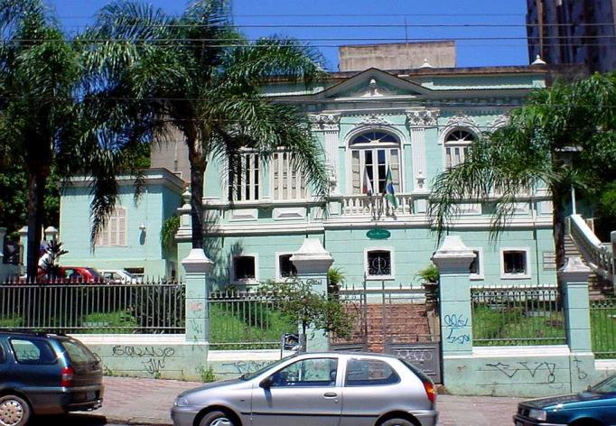 Edifício Sede do Arquivo Público Mineiro Construído no final do século XIX, seguindo a linha do ecletismo utilizado nas secretarias e nas casas dos funcionários públicos.