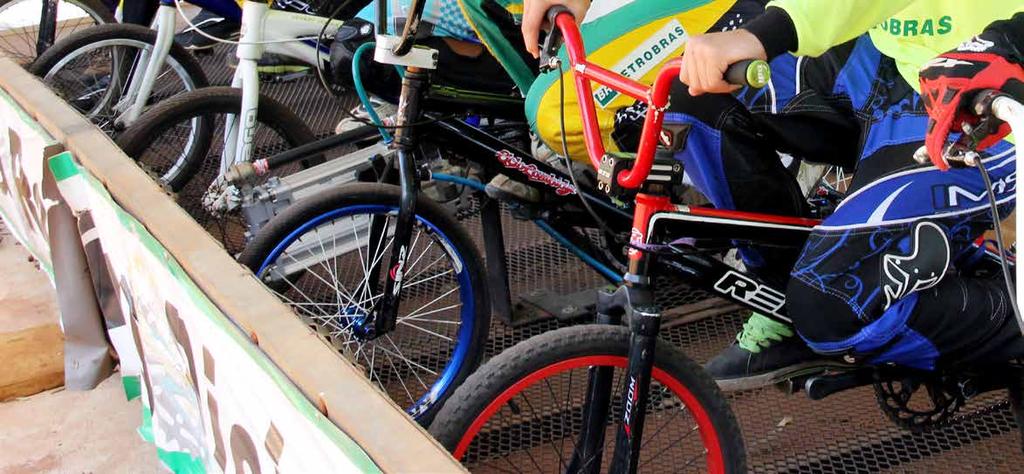 OBJETIVO PRINCIPAL Promover o acesso democrático à prática do esporte amador radical, através da modalidade Bicicross, por meio de atividades gratuitas destinadas a crianças e adolescentes incluindo