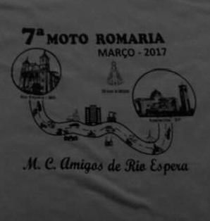 A caravana de motos e carros, com pessoas de todas as idades, saiu de Rio Espera logo após uma benção e seguiu com destino à Aparecida.