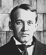 V. M. Slipher Em 1912 Slipher percebeu que as linhas espectrais de Andrômeda estavam no