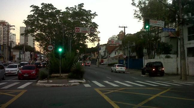 AV.