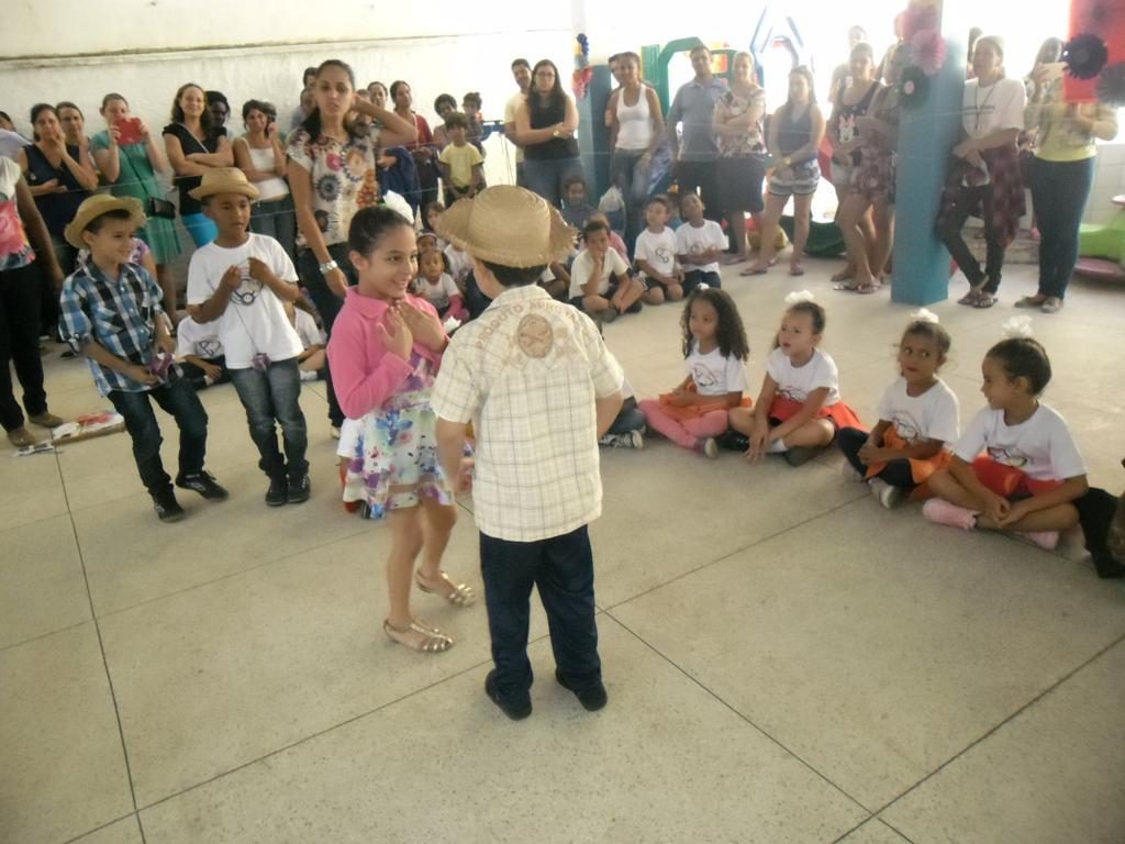 TEREZINHA DE JESUS E TAMBÉM CANTOU A MÚSICA SEREIA DA XUXA.