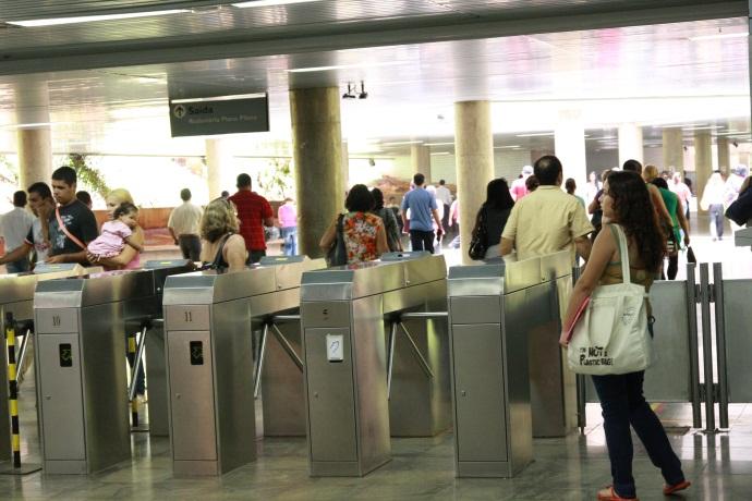 BALANÇO METROFERROVIÁRIO Legado Social e Urbano Com os