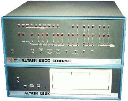 Lançado em 1975 Primeiro computador pessoal Sucesso
