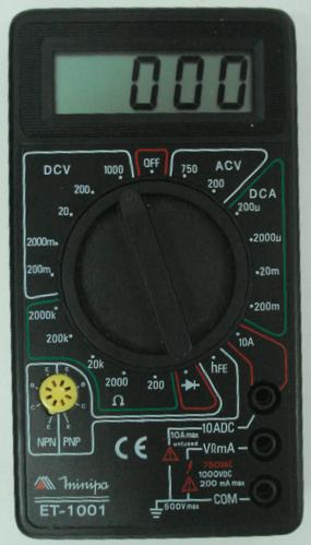 Este instrumento possui um mostrador de 3 1/2 dígitos, o que significa que o mesmo pode mostrar valores no intervalo de 000 até 1999, ou seja, realiza 2000 contagens.