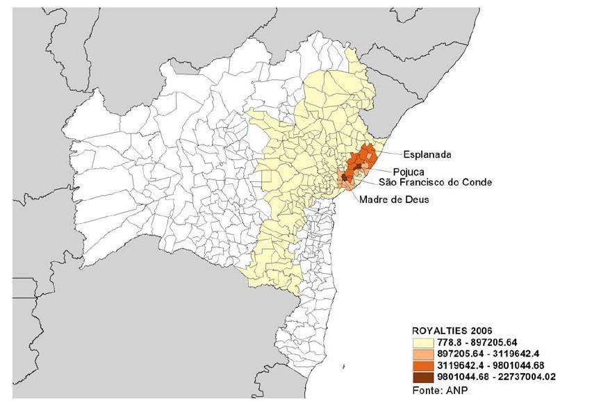Figura 8 - Distribuição de royalties nos municípios da Bahia 2006 Fonte: IBAM (2009) Observando os mapas apresentados, a conclusão é que a relação entre a produção de petróleo, e consequentemente,