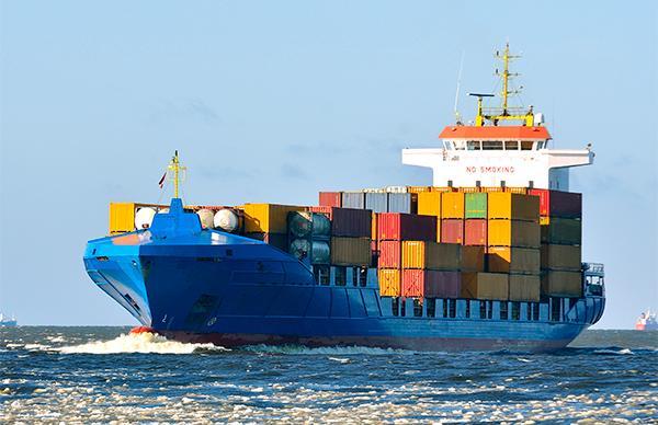 3. O TRANSPORTE MARÍTIMO: b) Desvantagens As principais desvantagens dos transportes marítimos são: Carácter lento;