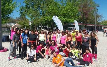 pela população. O CDE D. João II esteve presente com a Secção de Zumba, que ofereceu uma aula à população.