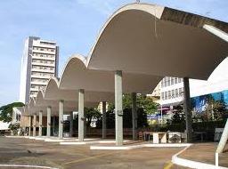 MUSEU DE ARTE DE LONDRINA O PRÉDIO, CONSTRUÍDO EM 1952, COMO TERMINAL RODOVIÁRIO, TEVE SUAS INSTALAÇÕES TOMBADAS PELO DEPTO.