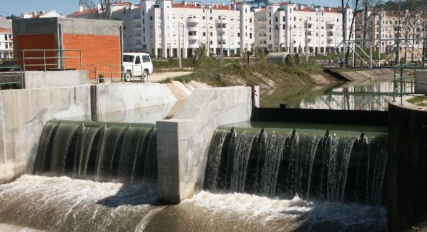 Reabilitação do açude do Arrabalde dados gerais Implantado na secção do rio Lis defronte do estádio de Leiria (zona urbana da cidade).