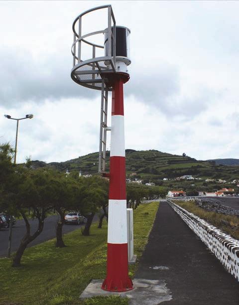 Capítulo 6 Ilha do Faial ponta encontra se, a cerca de 270 jardas de terra, um baixo de pedra com 4,3 m de sonda reduzida e cerca de 50 m a SE do anterior um outro baixo com 7,5 m de sonda reduzida.