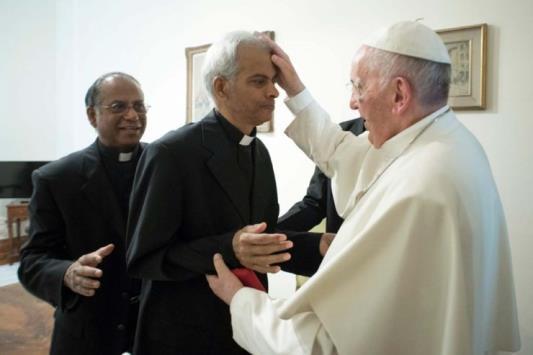 Imagem Esta foto foi tirada a 13 de setembro, num encontro do Pe. Tom com o Papa Francisco, no Vaticano.