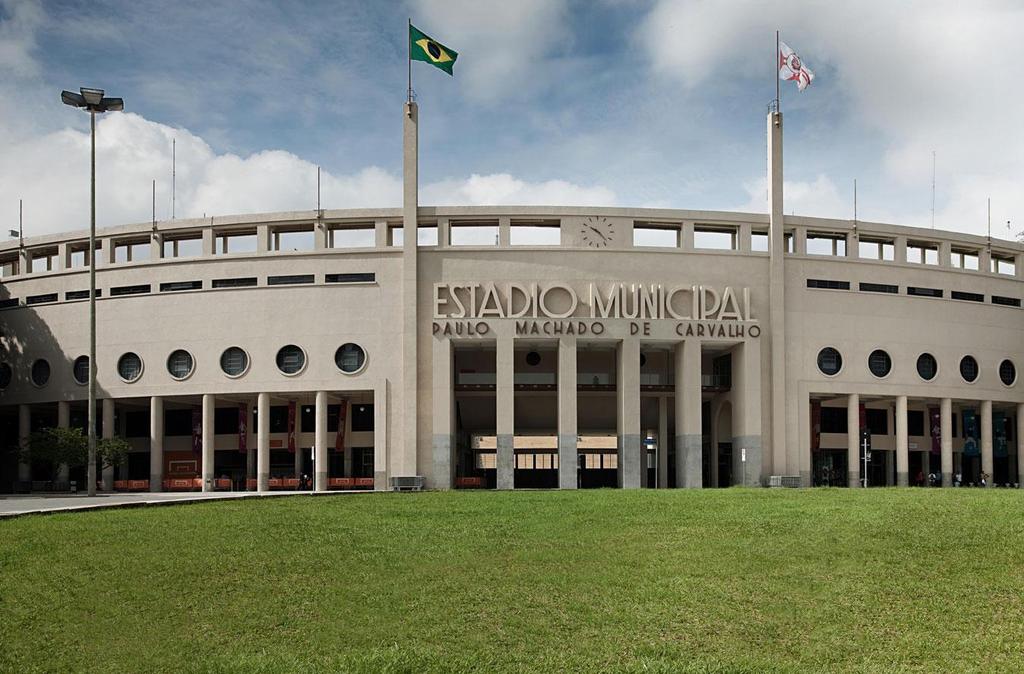 Estádio do Pacaembu Obras Edifício-sede do Ministério da Educação Inaugurado em 1940, foi projetado para a Copa do Mundo de 1950 pelo arquiteto Lúcio Costa. O estádio tem capacidade para 40.