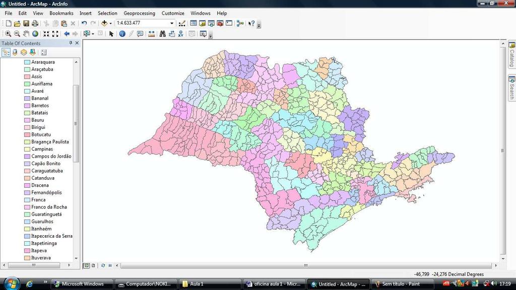 Repare que na parte esquerda da tela é possível visualizar uma legenda das microrregiões exibidas. Dessa maneira visualizamos um mapa básico a partir dos dados da base cartográfica.