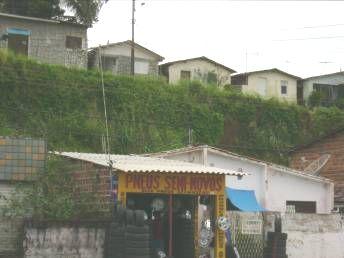 Nome: Tito Silva (Miramar) Área: 3,5 ha Número de domicílios: aproximadamente 500 Tempo de ocupação: 30 anos Infra-estrutura: água, esgoto, drenagem, pavimentação, energia elétrica, iluminação