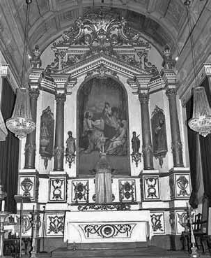 Douramento e pintura dos altares colaterais [e dois laterais], púlpito e guarda-vento.