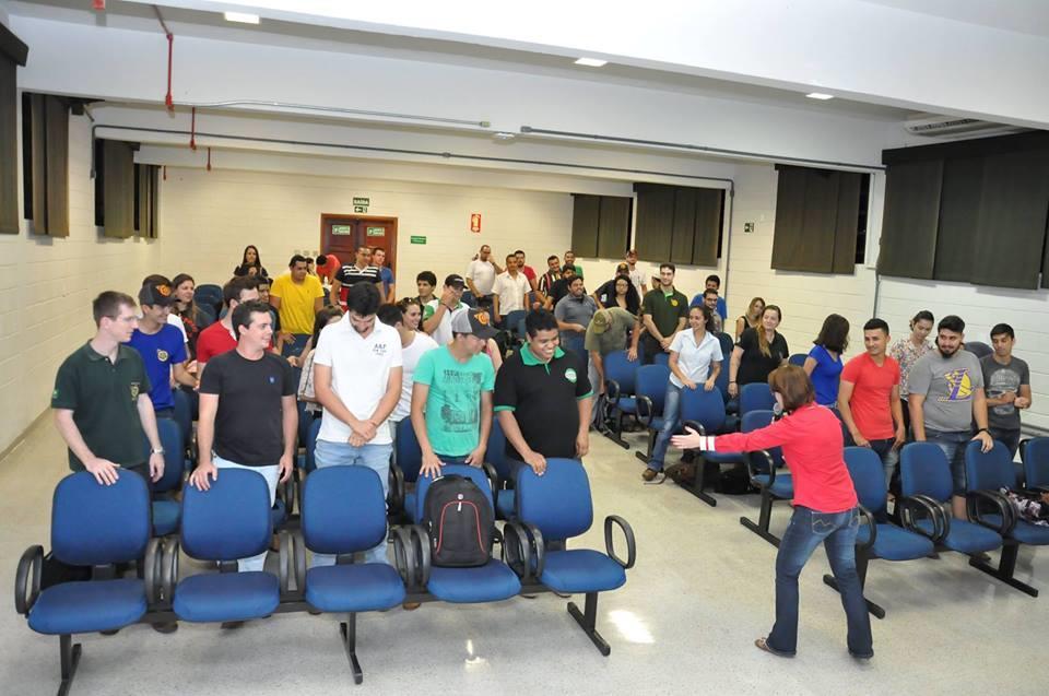 17/10 /16 Palestra Empreendedorismo como Opção de Carreira na Fatec de Pompeia Foi ministrada pela Adriana C.