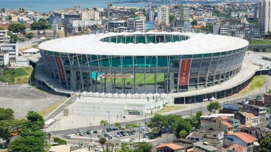 os estádios Maracanã,Mané