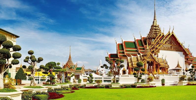 DESTAQUES DO ROTEIRO: TAILÂNDIA GRANDE PALÁCIO DE BANGKOK Se trata de um complexo de templos, construções reais e governamentais que impressiona pela riqueza de detalhes, ornamentos e pintura em sua