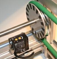 Função de comutação: contacto reed Conectores: conectores fêmea angulares M12, cabo de 2 m Tensão de funcionamento: 24 V 7 Módulo de medição de deslocamento IMS LM9677 1