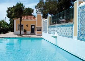 m. with a well-treated garden and swimming pool. Excellent refurbishment and in great condition. Quinta com 6.900 m 2 com área construída de 1.