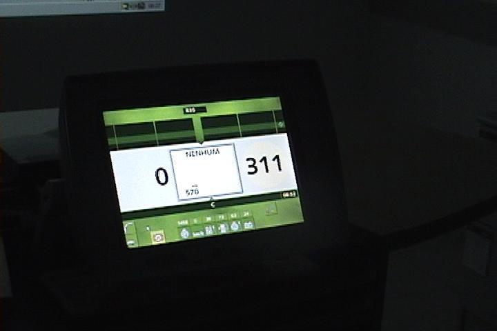 florestal. A Figura 9 apresenta o monitor utilizado no simulador, sendo o mesmo encontrado no harvester 1270D.