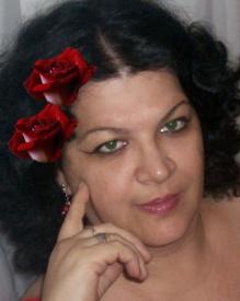 Denise Flor (Página 72) Nasceu em São Paulo - SP - Nos tempos de escola gostava de rabiscar suas emoções nos cadernos, sem a